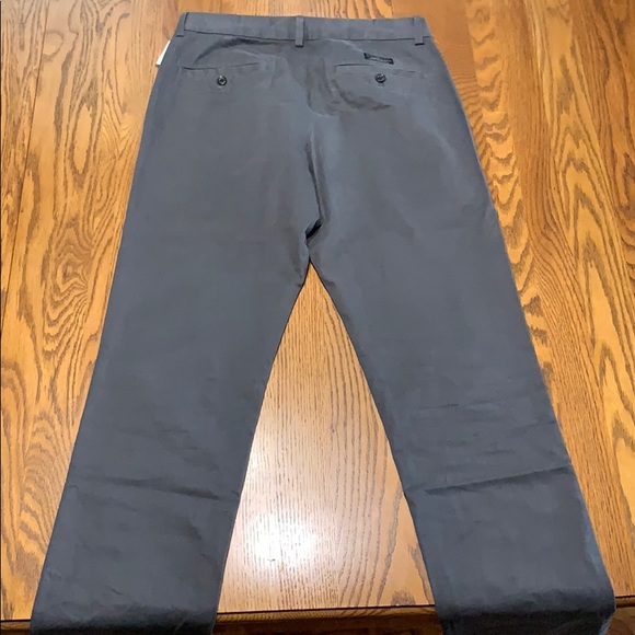 Brand NEW Banana Republic Aiden Chino Pants 33x34 - Picture 3 of 4